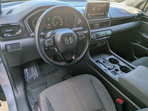 Certified 2023 Honda Pilot Sport image 10