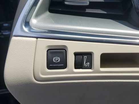 Certified 2019 Cadillac XT5 Luxury FWD image 19