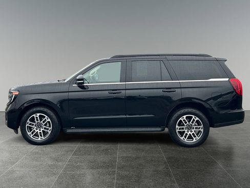 Used 2025 Ford Expedition Active image 4