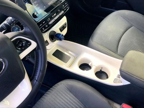 Used 2016 Toyota Prius Four FWD image 16