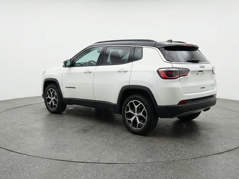 Used 2025 Jeep Compass Limited image 6