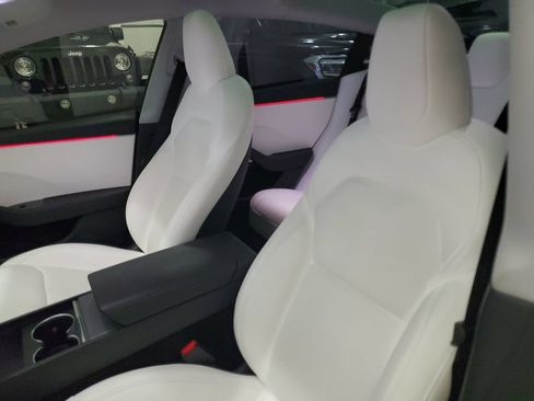 Used 2025 Tesla Model 3 Long Range RWD image 19