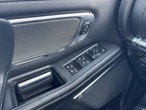 Used 2025 Ford Expedition Platinum AWD/4WD image 29