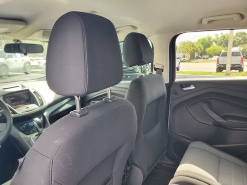 Used 2013 Ford Escape SE w/ Class II Trailer Tow Pkg FWD image 24