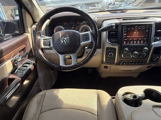 Used 2016 RAM 2500 Laramie w/ Convenience Group AWD/4WD image 9