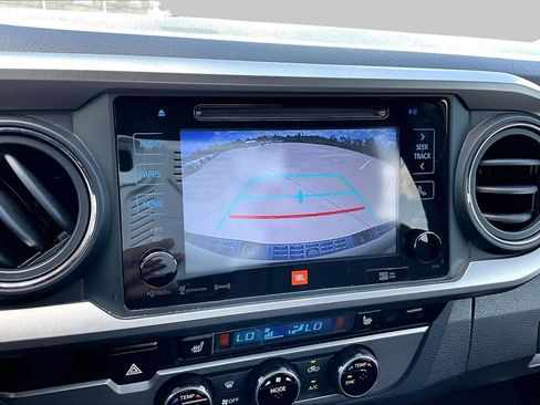 Used 2017 Toyota Tacoma Limited w/ Tow Package RWD image 27