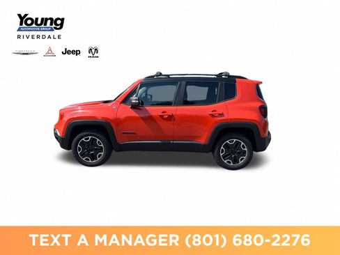 Used 2017 Jeep Renegade Trailhawk w/ Popular Equipment Group AWD/4WD image 2
