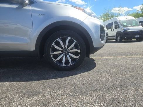 Used 2019 Kia Sportage EX w/ Option Group 040 AWD/4WD image 8