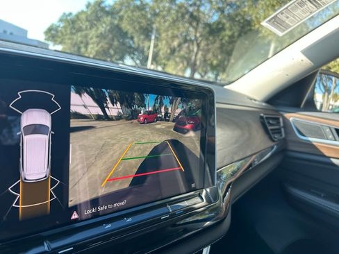 New 2026 Volkswagen Atlas SE image 15