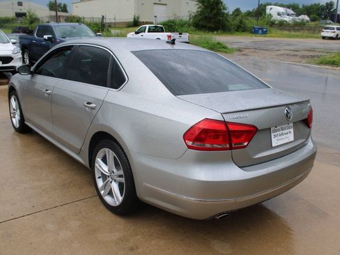 Used 2012 Volkswagen Passat TDI SEL Premium FWD image 6