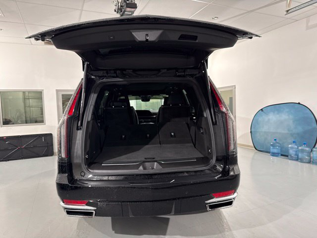 Used 2024 Cadillac Escalade Premium Luxury AWD/4WD image 10