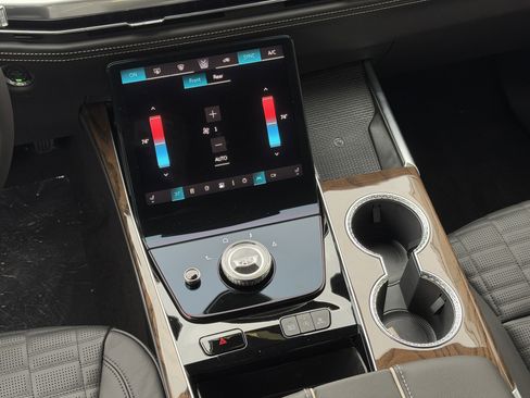 New 2026 Cadillac Escalade Platinum Sport w/ LPO, ONYX Package AWD/4WD image 17