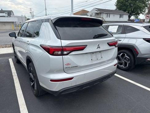 Used 2022 Mitsubishi Outlander ES AWD/4WD image 7