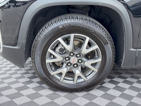 Certified 2023 GMC Acadia SLT AWD/4WD image 13