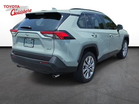 Used 2023 Toyota RAV4 XLE Premium FWD image 5