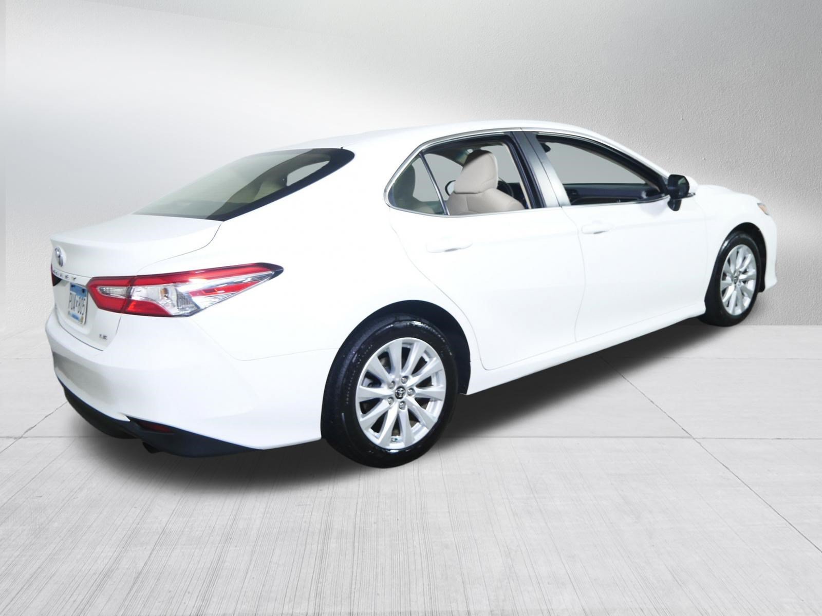 Used 2018 Toyota Camry LE w/ Convenience Package FWD image 7