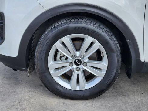Used 2019 Kia Sportage LX FWD image 11