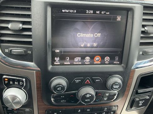 Used 2017 RAM 1500 Laramie w/ Convenience Group AWD/4WD image 16