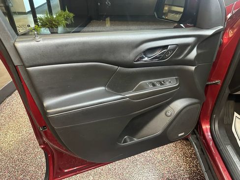 Used 2017 GMC Acadia SLT image 10