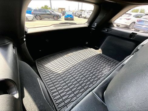 Used 2022 Jeep Grand Cherokee Overland w/ Luxury Tech Group IV AWD/4WD image 36