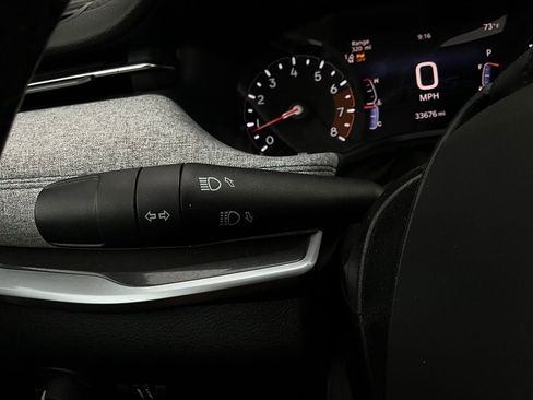 Used 2025 Jeep Compass Latitude image 36