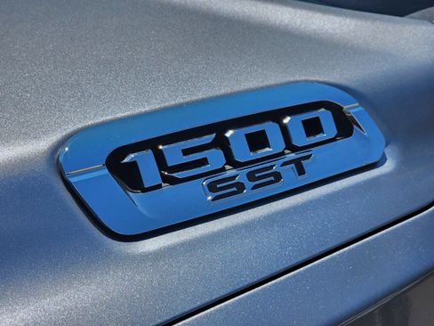 Used 2025 RAM 1500 Laramie w/ Laramie Southwest Edition AWD/4WD image 9
