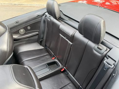 Used 2016 BMW M4 Convertible image 16