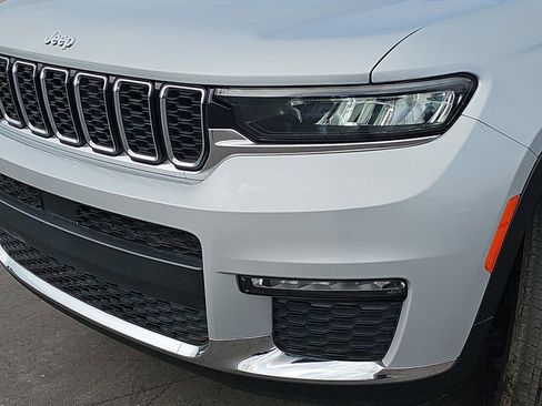 Used 2022 Jeep Grand Cherokee L Limited RWD image 35