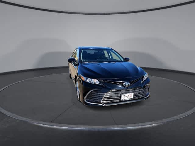 Used 2022 Toyota Camry LE FWD image 2