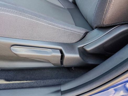 Used 2025 Subaru Crosstrek 2.0i image 14