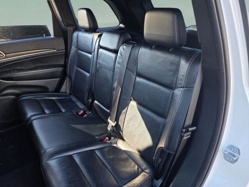 Used 2017 Jeep Grand Cherokee Limited image 18