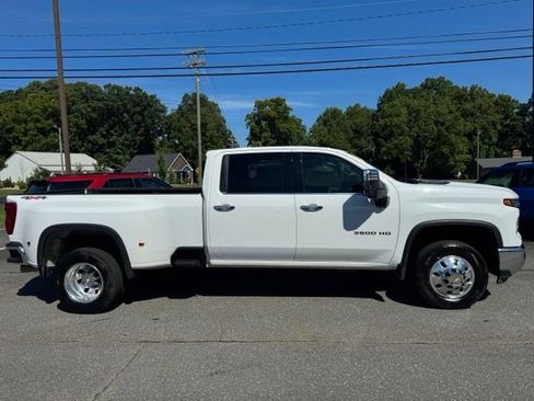 Used 2025 Chevrolet Silverado 3500 LTZ w/ LTZ Plus Package AWD/4WD image 10