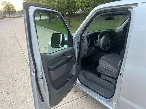 Used 2019 Nissan NV 3500 S image 17