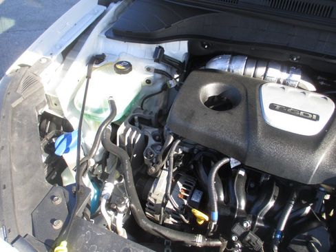 Used 2019 Hyundai Kona Limited image 17