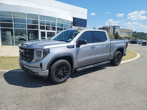 Used 2024 GMC Sierra 1500 Elevation AWD/4WD image 3