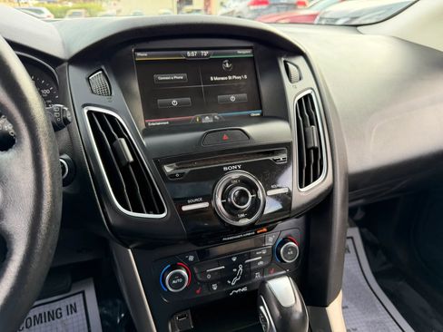 Used 2015 Ford Focus Titanium w/ Titanium Cold Weather Package image 35