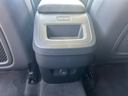 Used 2025 Volvo XC60 B5 Plus AWD/4WD image 17