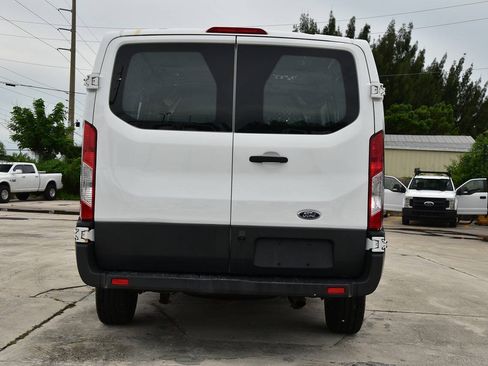 Used 2016 Ford Transit 250 130 Low Roof w/ Exterior Upgrade Package RWD image 6