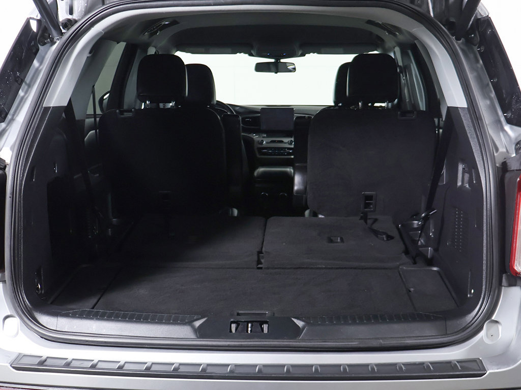 Used 2022 Ford Explorer XLT AWD/4WD image 16