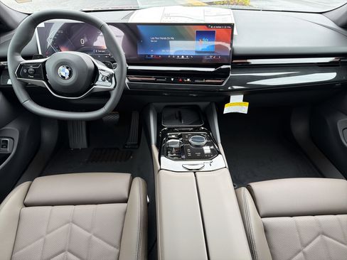 New 2026 BMW 530i w/ Convenience Package image 2