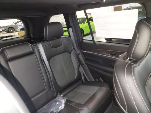 New 2026 Jeep Grand Cherokee Altitude AWD/4WD image 14