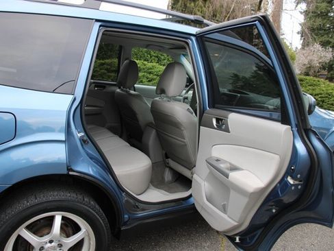 Used 2009 Subaru Forester 2.5XT Limited w/ Popular Equipment Group 1A image 6