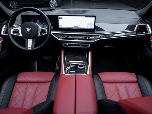 Used 2025 BMW X6 xDrive40i w/ Executive Package image 43