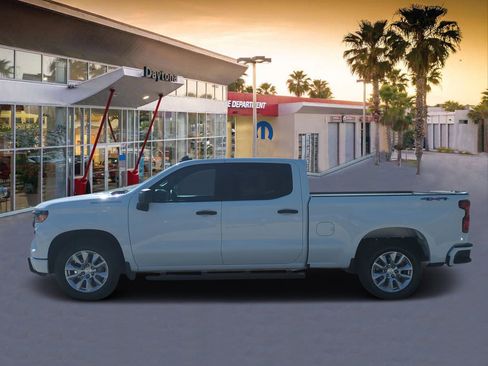 Used 2022 Chevrolet Silverado 1500 Custom image 6