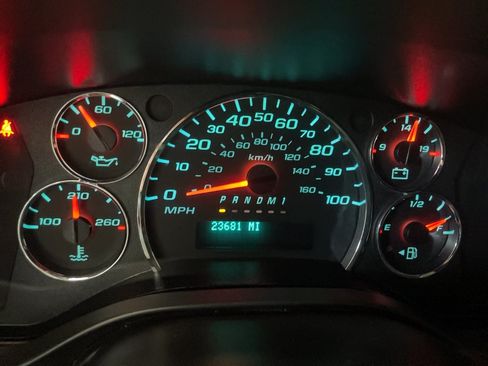Used 2025 GMC Savana 3500 Extended RWD image 18