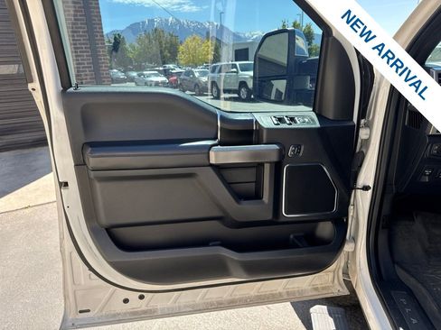Used 2018 Ford F150 Platinum w/ Equipment Group 701A Luxury AWD/4WD image 19