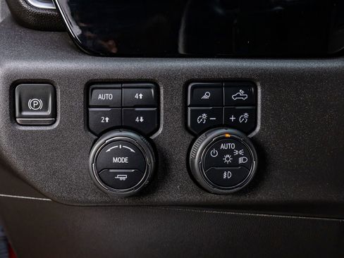 Used 2024 Chevrolet Silverado 1500 LT Trail Boss w/ Convenience Package II AWD/4WD image 22