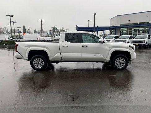 Used 2025 Toyota Tacoma SR5 image 6
