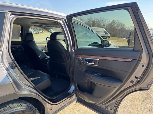 Used 2020 Honda CR-V Touring image 14