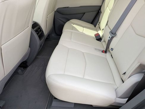 Certified 2024 Cadillac XT5 Premium Luxury w/ Technology Package FWD image 23